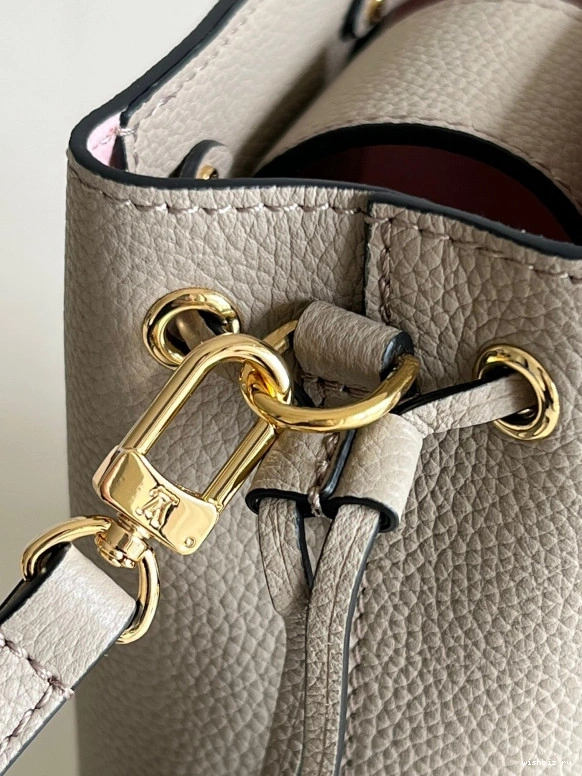 WIS BUCKET VUITTON LOUIS NANO LOCKME 0716
